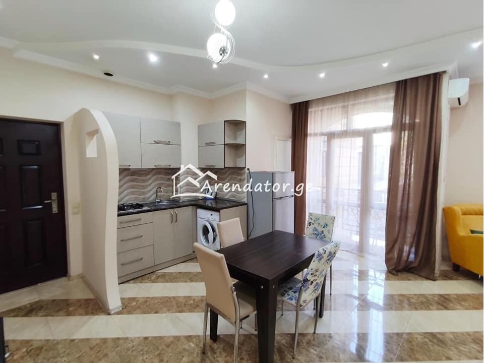 Apartment Face Батуми Экстерьер фото